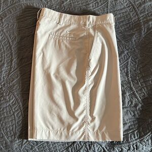 NIKE GOLF dry fit shorts. Boys size XL (18/20)